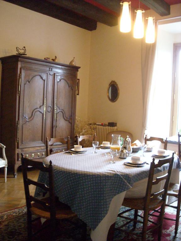 Bed and Breakfast La Tour Des Laudes Breuil-Barret Exterior foto
