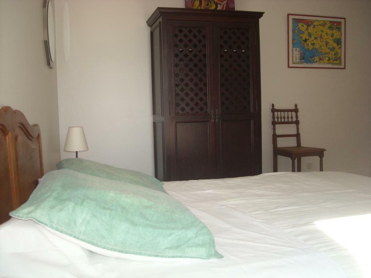 Bed and Breakfast La Tour Des Laudes Breuil-Barret Exterior foto
